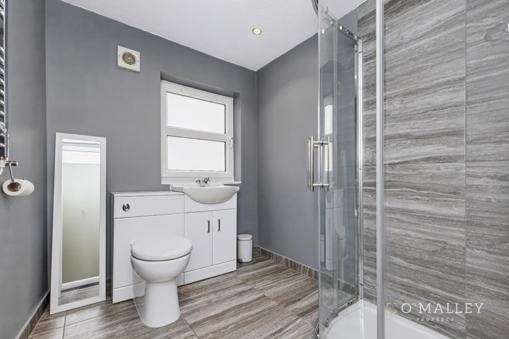 Bathroom (3).jpg